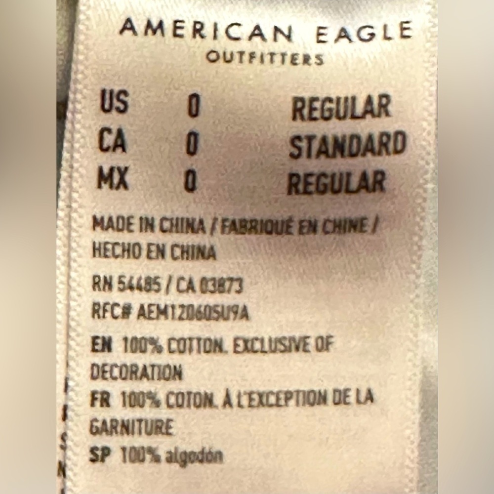 American Eagle Distressed Mom Jean - Picture 3 of 8